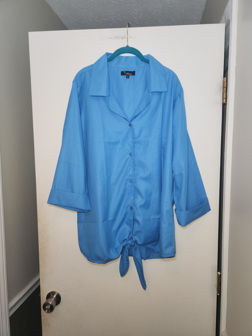 Rainbow Light Blue Button-Front Tie-Hem Women's Top 3X
